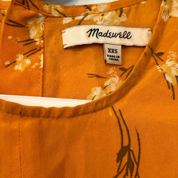 Madewell Silk Button-Back Tie Tee in Butterfly Garden XXS Orange - Picture 5 of 8